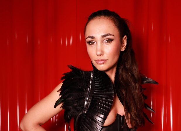 Miss-saphira-–-domina-im-fetisch-institut-berlin