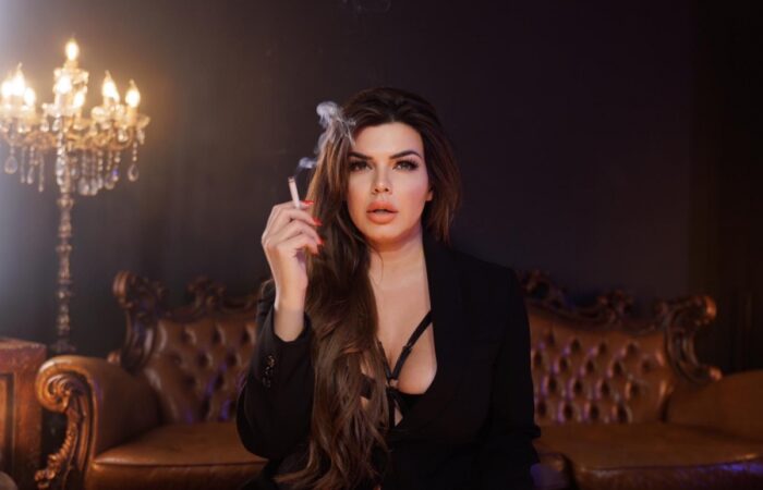 Lady-markazi-–-domina-und-mistress-im-dominastudio-domizil-der-graefin