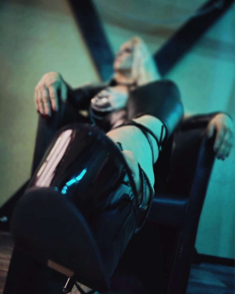 lady-lomina-lexx